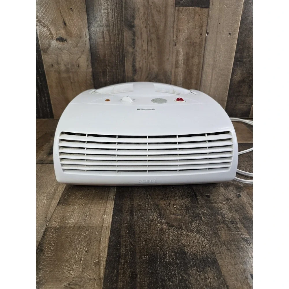 Kenmore Air Cleaner Ionizer Model 83240 White Tabletop Air Purifier 120V 0.90A